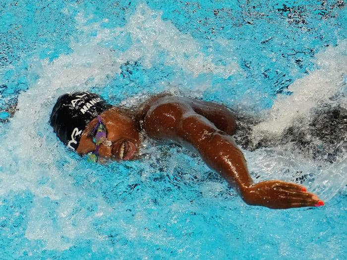 Simone Manuel swims in the Women s 100m Freestyle prelims during the U.S. Olympic Team Trials Swimming competition at CHI Health Center Omaha.